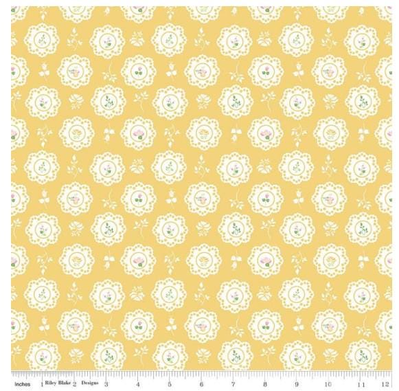 FABRIC SUMMER SKIES Doiles on Yellow Riley Blake