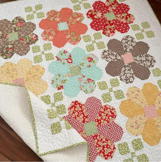PATTERN Gardenia Quilt by The Pattern Basket