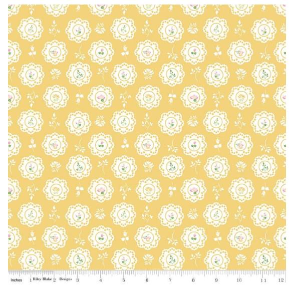 FABRIC SUMMER SKIES Doiles on Yellow Riley Blake