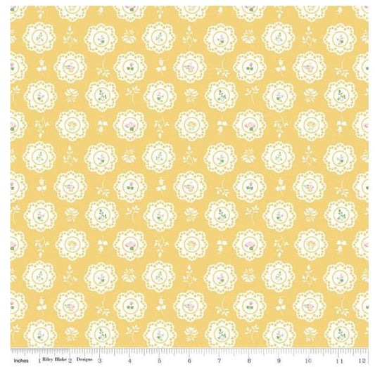 FABRIC SUMMER SKIES Doiles on Yellow Riley Blake