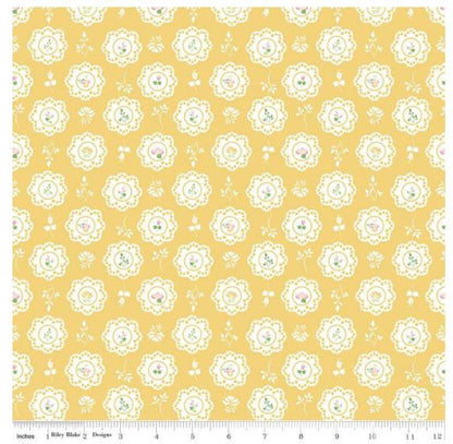 FABRIC SUMMER SKIES Doiles on Yellow Riley Blake